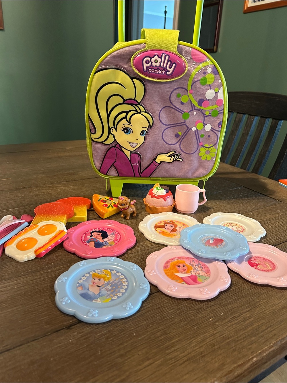 Vintage Polly Pocket pull behind luggage with play food Disney princess plates +